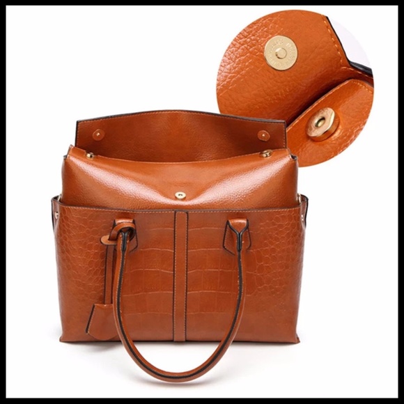 NEW HELENA Tote Crossbody - Picture 7 of 8